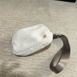 Lululemon Sherpa Belt Bag